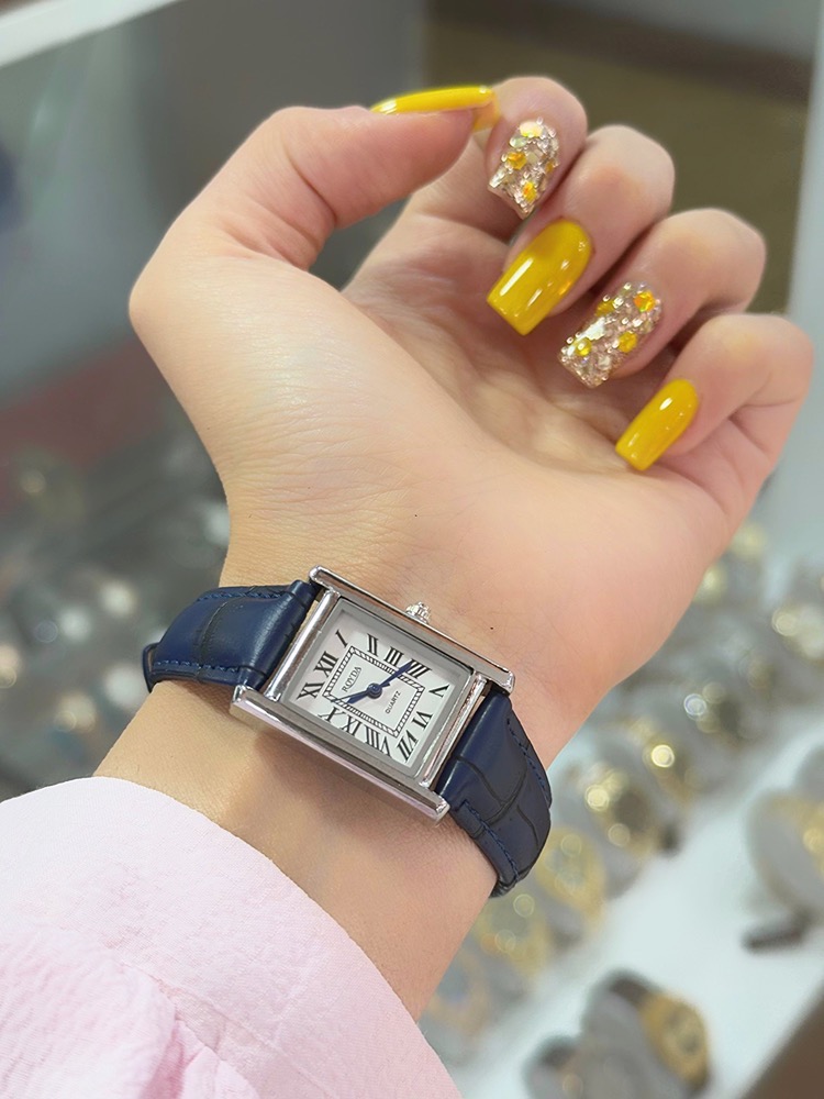ساعت زنانه طرح کارتیر - تصویر 6